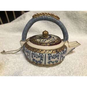 Vintage Nini Blue/White‎ Teapot Miniature Item No. 6-21 Hand Painted Chained Lid